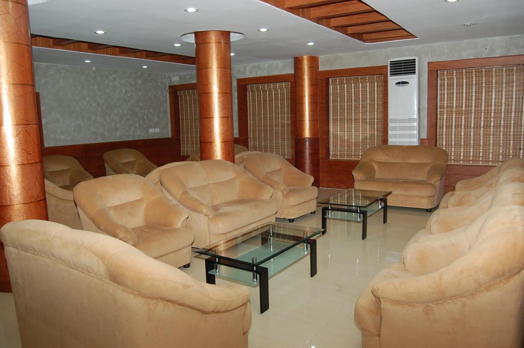 Hotel Kpm Regency Palakkad Esterno foto
