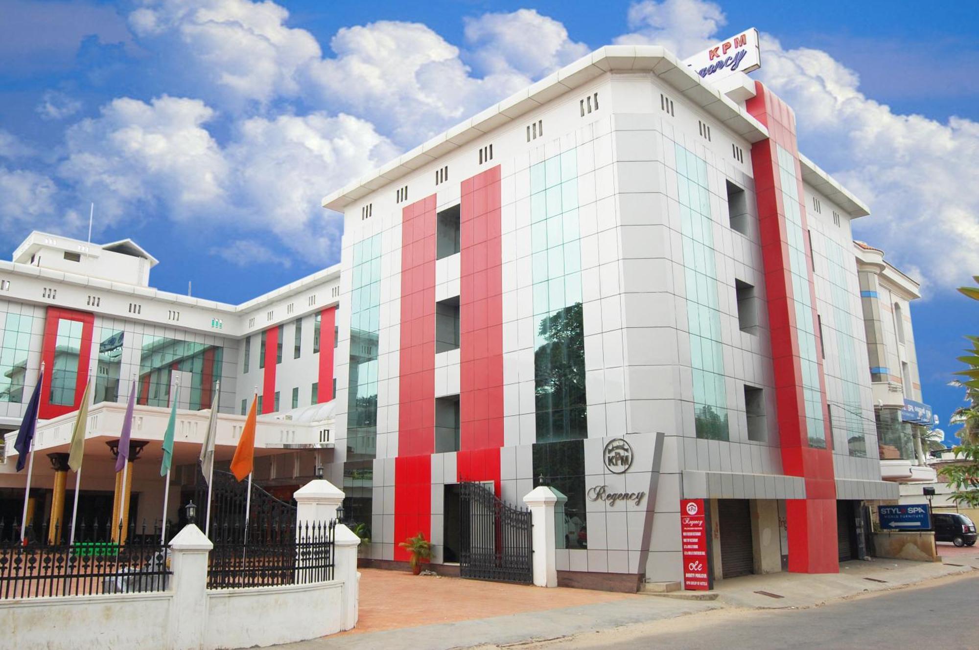 Hotel Kpm Regency Palakkad Esterno foto
