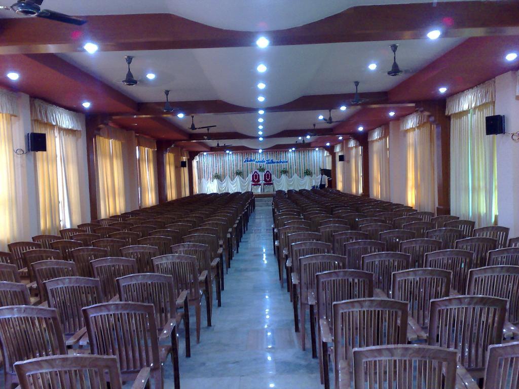 Hotel Kpm Regency Palakkad Esterno foto